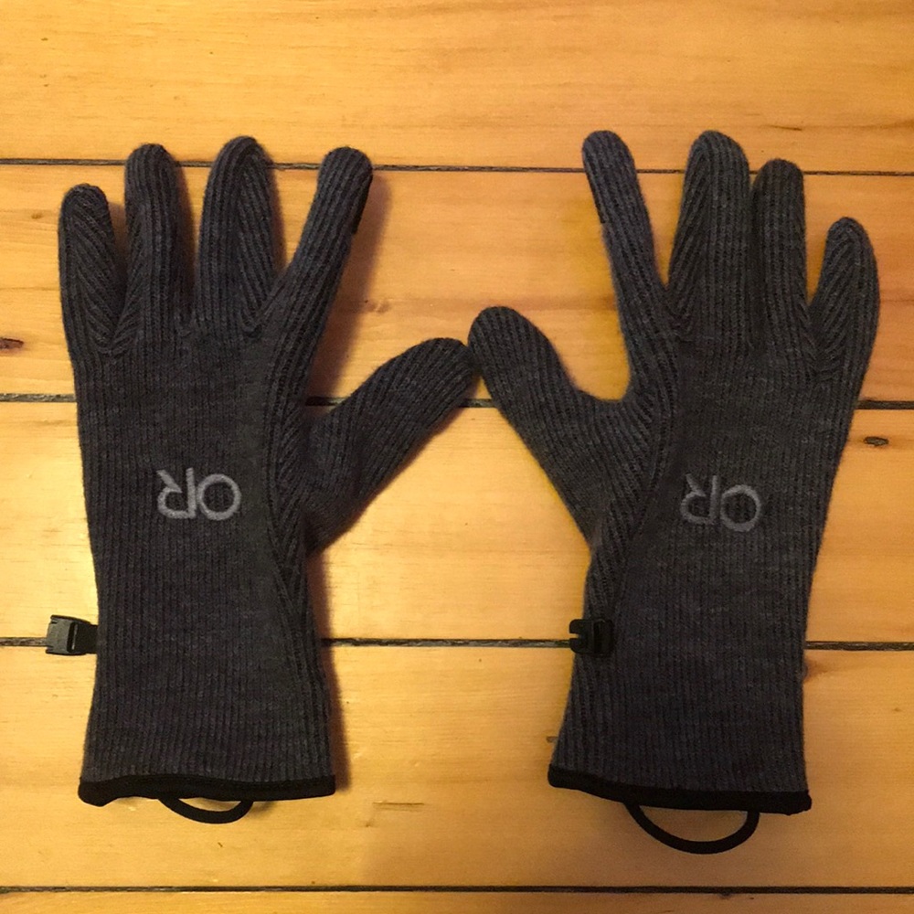 Outdoor Research women’s flurry sensor gloves. Medium. Only worn once!